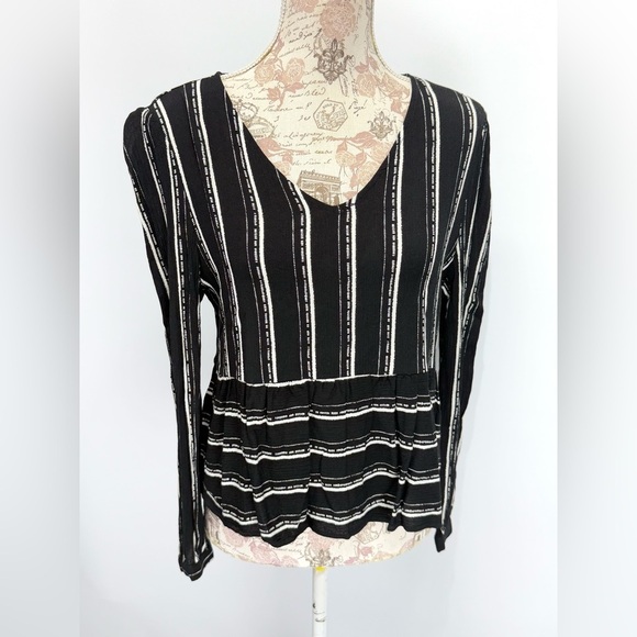 PAPER CRANE Black and White stripe long sleeve peplum top size S - Picture 10 of 14